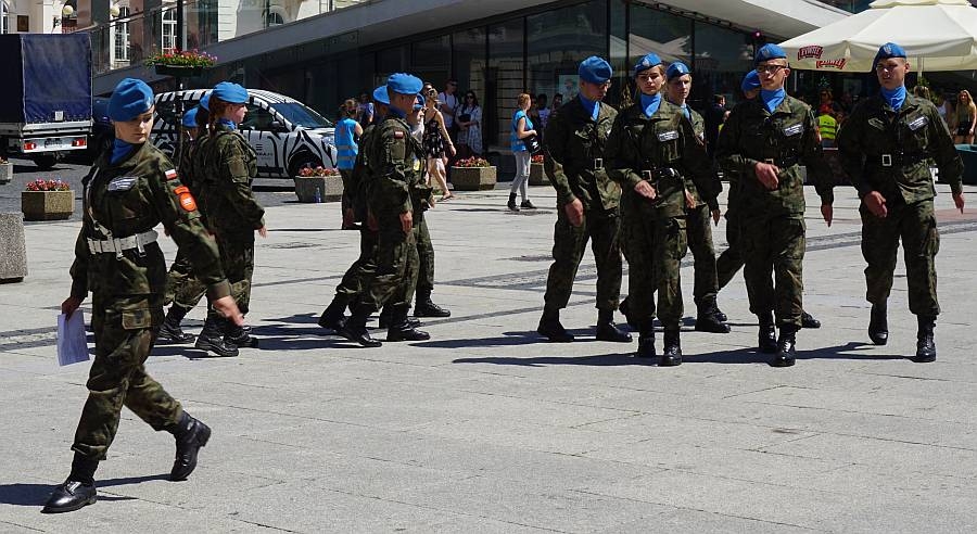 Musztra w centrum miasta