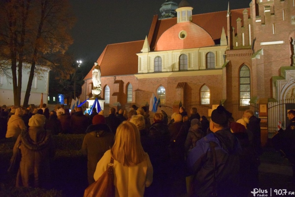 Bp Solarczyk zawierzył Radom i diecezję Matce Najświętszej.