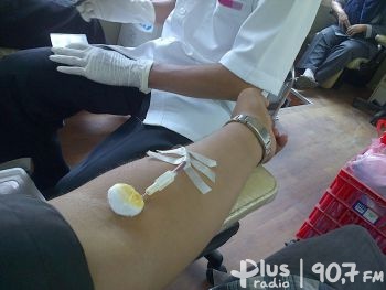 Przybywa chorych na COVID-19. Czy krwiodawstwo potrzebuje dawców osocza?