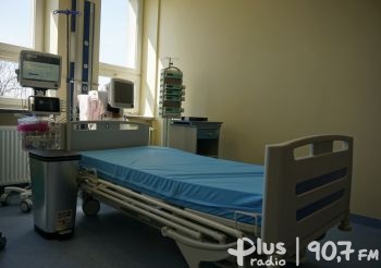 Szpital na Józefowie zmniejsza liczbę łóżek covidowych