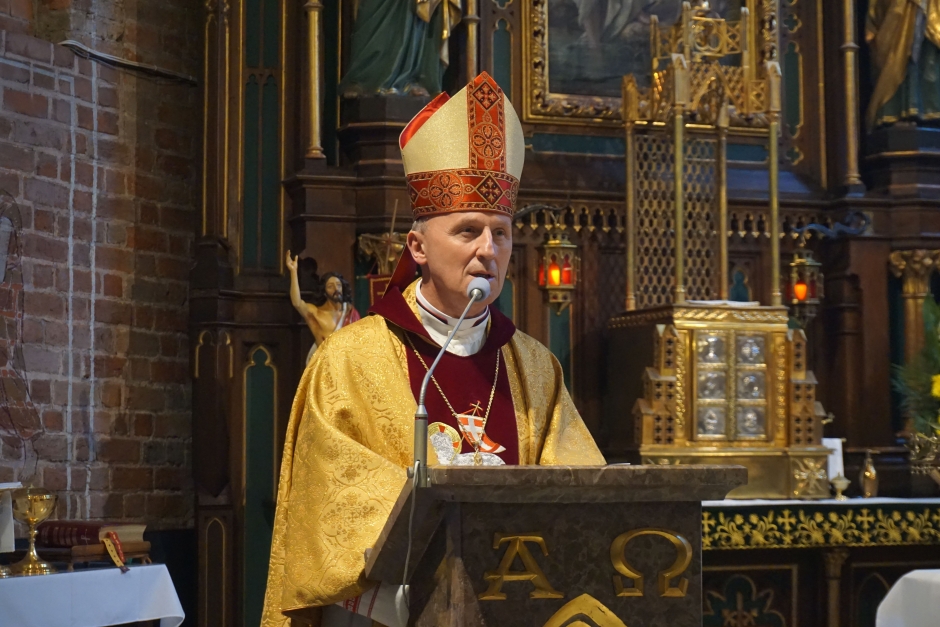 Bp Marek prosi o modlitwę za papieża