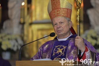 Posłuchaj rekolekcji biskupa Henryka Tomasika (Wielki Post 2020)