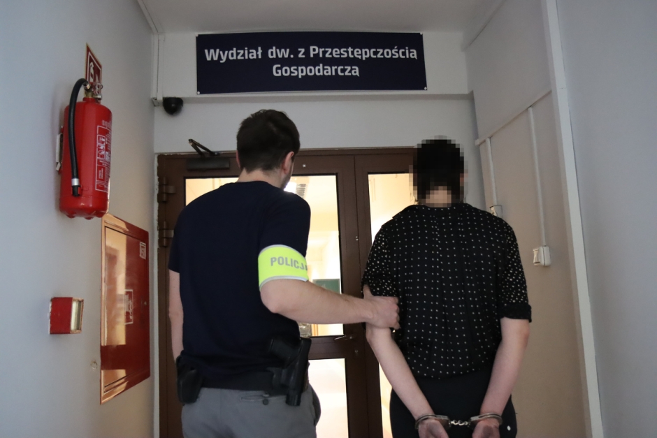 Nielegalnie handlowali lekami przeciwb&oacute;lowymi z morfiną