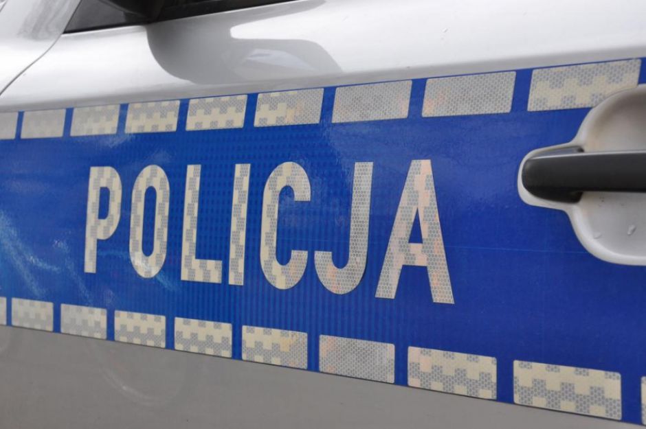 Auto dachowało, kierowca zbiegł