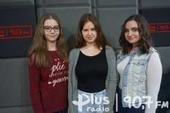 Licealistki dzieciom