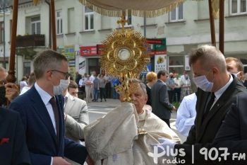 Bp Tomasik: niech nikt nie opuszcza niedzielnej mszy świętej!