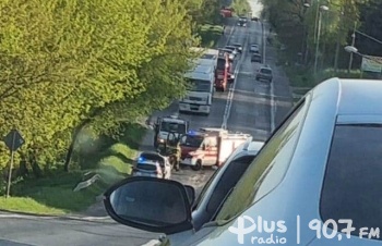 Zderzenie dwóch samochodów na ulicy Kieleckiej. Jedna osoba trafiła do szpitala