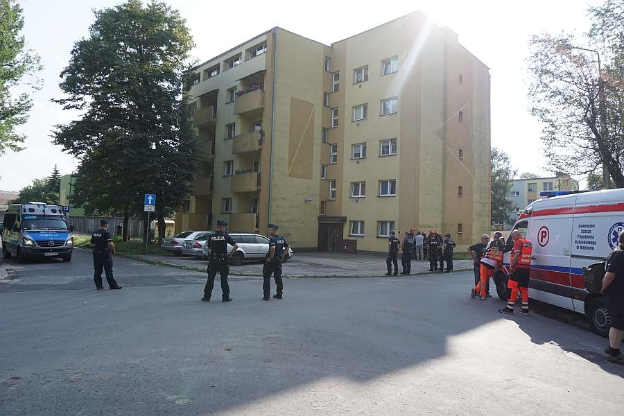 Mężczyzna groził, że wysadzi blok