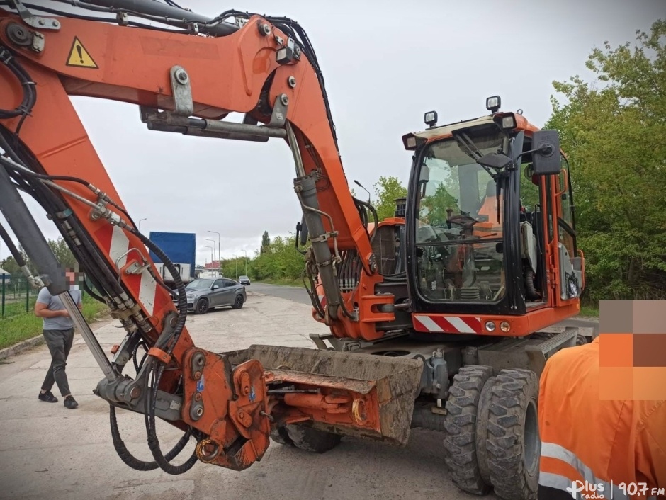 Koparką na podwójnym gazie