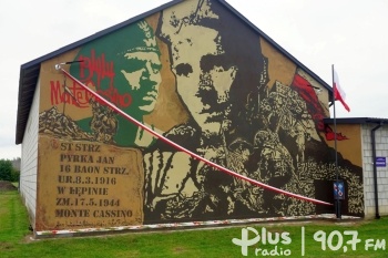 W Kaszowie odsłonięto mural poświęcony bohaterowi spod Monte Cassino
