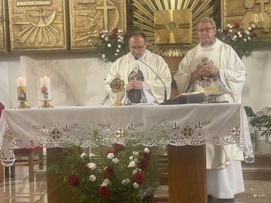 Lipcowy wiecz&oacute;r u Pani trudnych spraw w Nieświniu