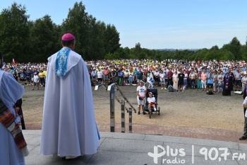 Ponad 5,2 tys. osób z diecezji radomskiej idzie na Jasną Górę