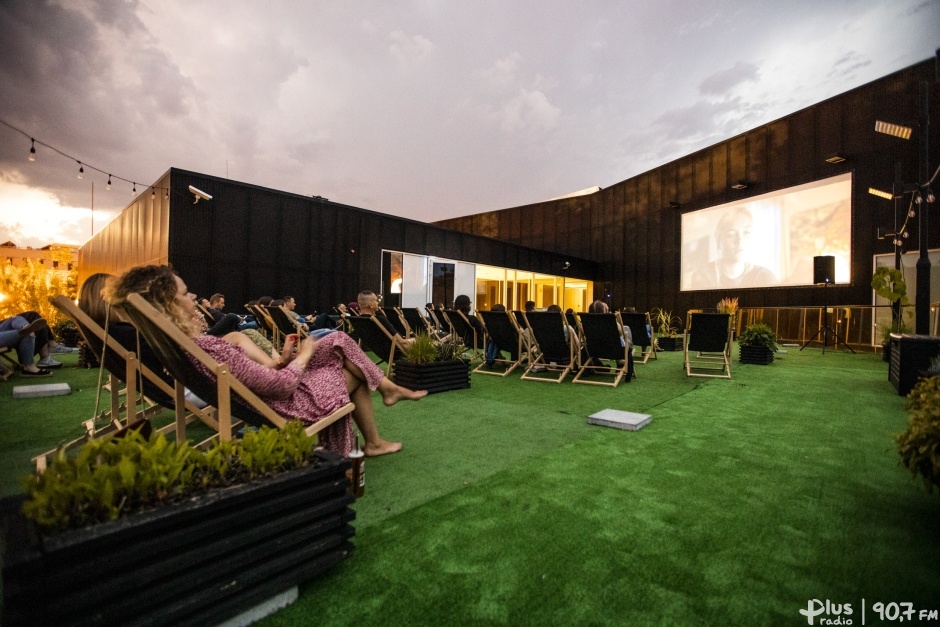 Kino pod chmurką z francuską komedią