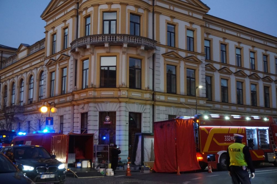 Jaka substancja była w białej kopercie?