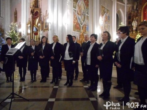 Chór z par. św. Piotra podczas koncertu w radomskiej katedrze