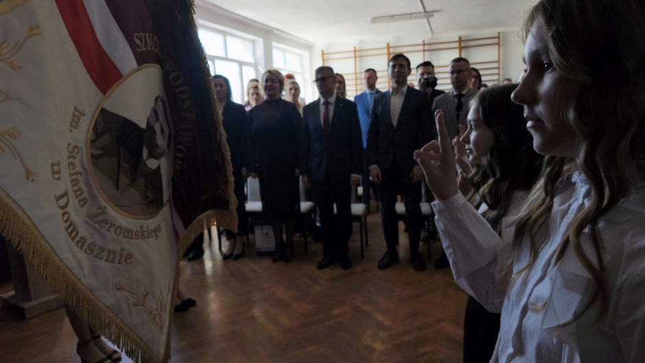 Szkoła w Domasznie ma sw&oacute;j sztandar